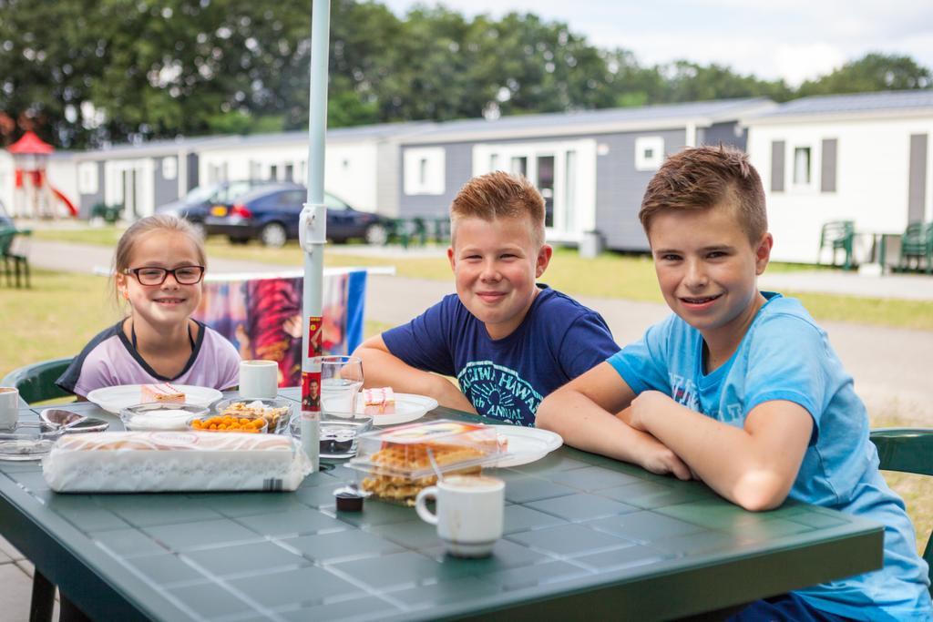 Oostappen Vakantiepark Hengelhoef Nv Hotel Aan de Wolfsberg Kültér fotó