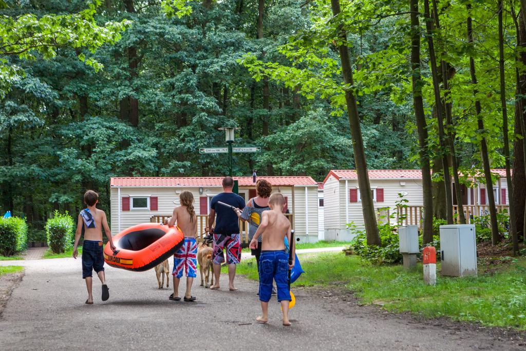 Oostappen Vakantiepark Hengelhoef Nv Hotel Aan de Wolfsberg Kültér fotó
