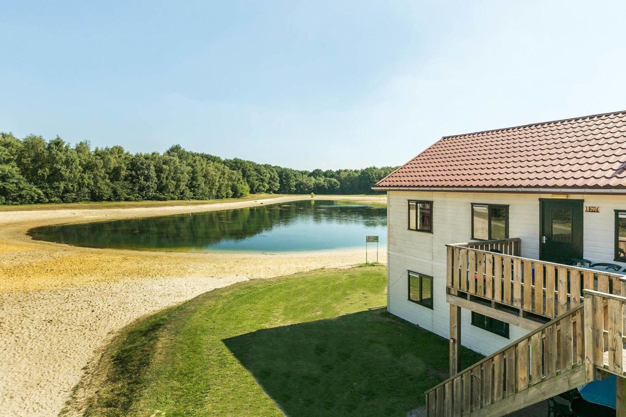 Oostappen Vakantiepark Hengelhoef Nv Hotel Aan de Wolfsberg Kültér fotó